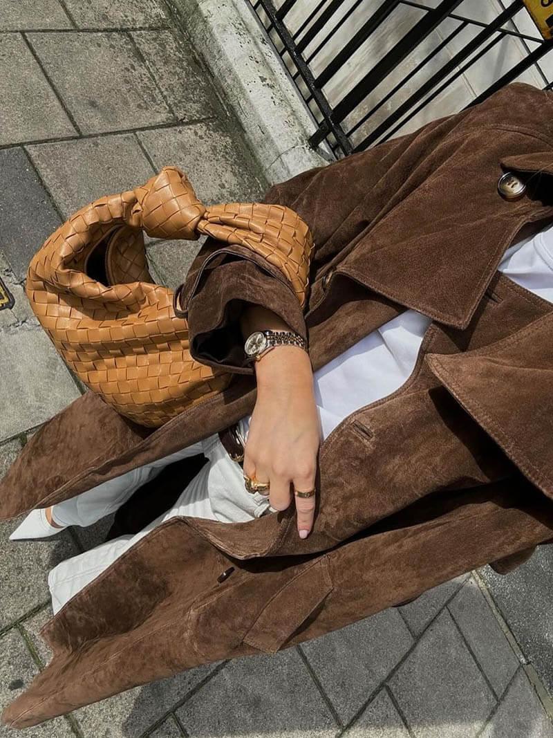 Trench-coat longue marron pour femme, idéale pour l'automne et l'hiver