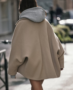 Manteau court en laine | simple boutonnage | coupe ample | manteau en laine ample | trench en laine pour femme