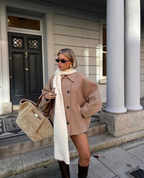 Manteau court en laine | simple boutonnage | coupe ample | manteau en laine ample | trench en laine pour femme