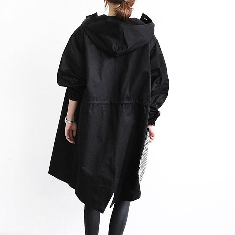 Trench-coat imperméable pour femme au design contemporain, idéal pour un usage quotidien